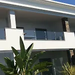 Luxurious T2 Apartment, Olhos Dagua 公寓