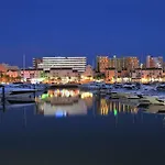 公寓 Luxurious T2 Apartment, Olhos Dagua 阿尔布费拉