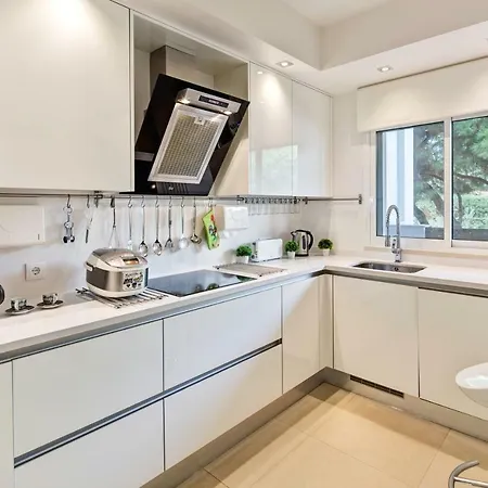 Luxurious T2 Apartment, Olhos Dagua * 알부페이라