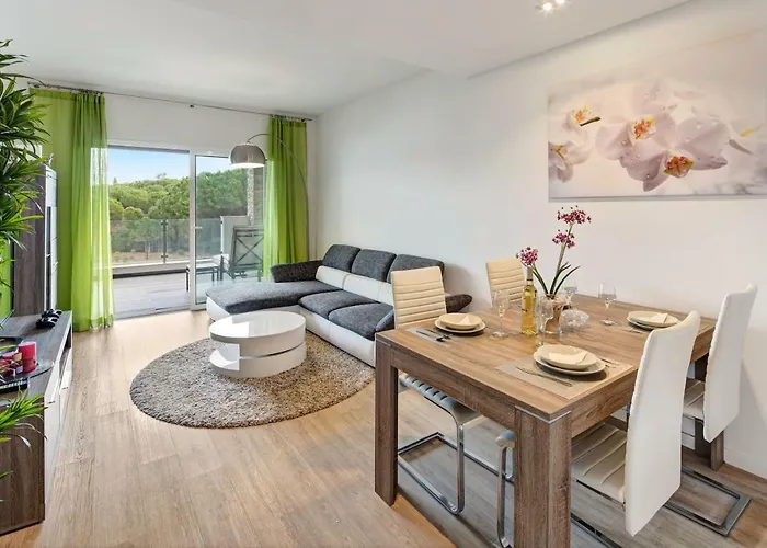 Luxurious T2 Apartment, Olhos Dagua * Albufeira