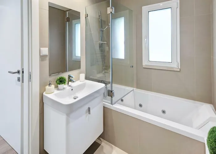 Luxurious T2 Apartment, Olhos Dagua *