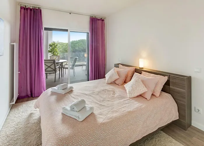 Luxurious T2 Apartment, Olhos Dagua