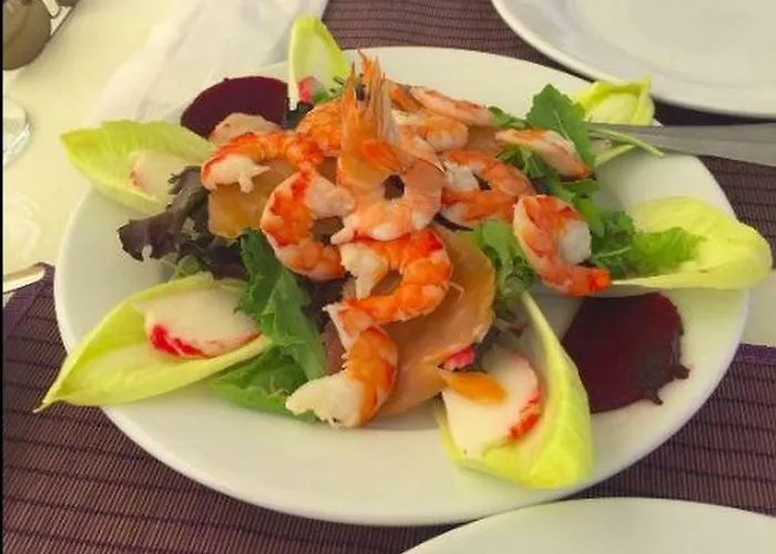 Luxurious T2 Apartment, Olhos Dagua *