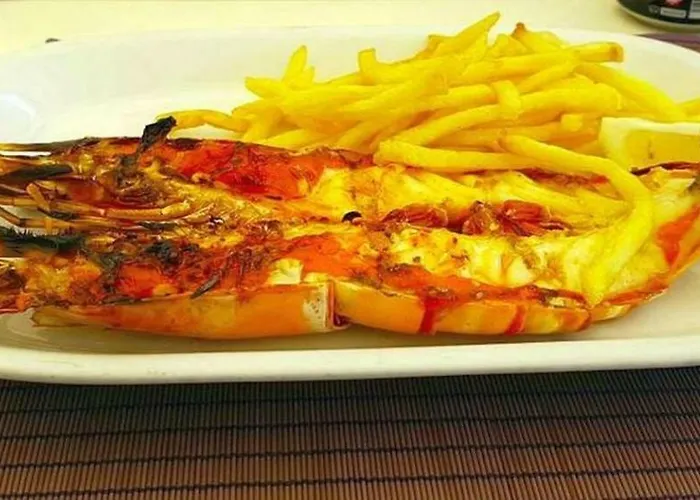 Luxurious T2 Apartment, Olhos Dagua *